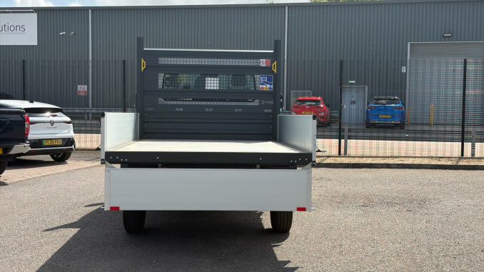 Renault Master Mwb Diesel Fwd ML35dCi 150 Advance Low Roof Aluminium Tipper - Image 3